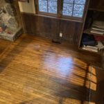 FRONT ROOM . LE SALON . VORRAUM