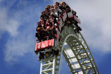 The iPhone 14's 'Crash Detection' Keeps Calling 911 on Rollercoasters