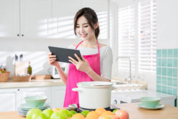 Chinese Housewife